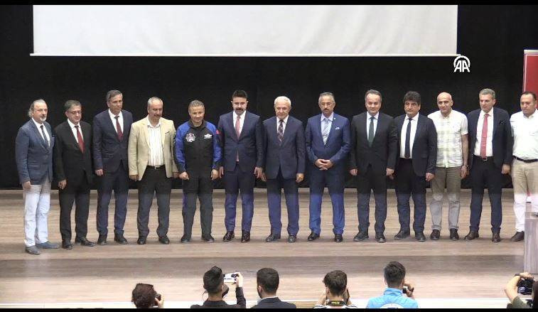 Türkiye'nin ilk astronotu Gezeravcı Eskişehir'de öğrencilerle buluştu - Resim: 2